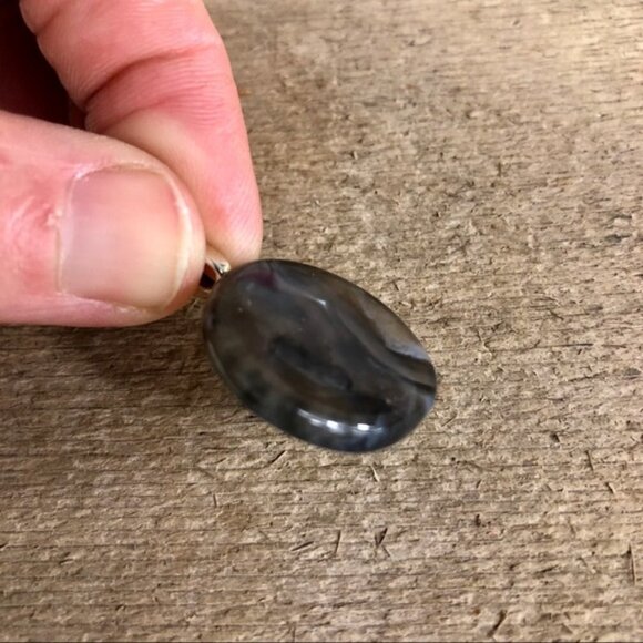 Swirled Smoky Agate Circle Necklace Pendant - Picture 4 of 5